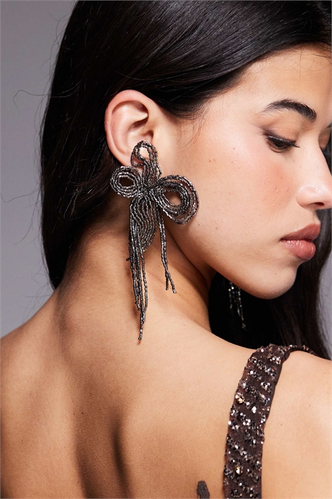 Цветочные серьги-гвоздики с бисерными элементами артикул 150198182