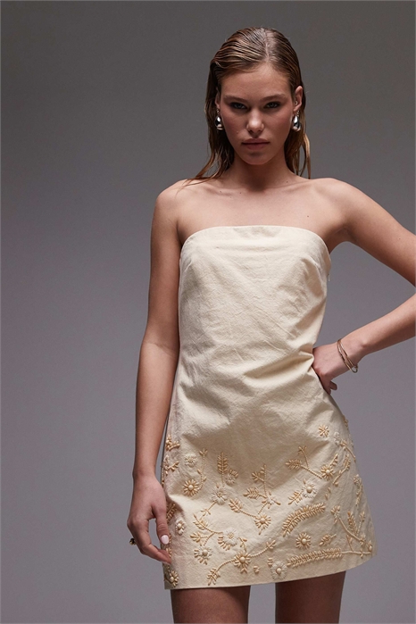 Платье-бандо из рафии с вышивкой и жёсткой конструкцией артикул 140622015