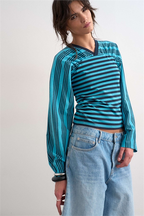 Топ с длинными рукавами и швом на плечах, синий в полоску артикул 155174053