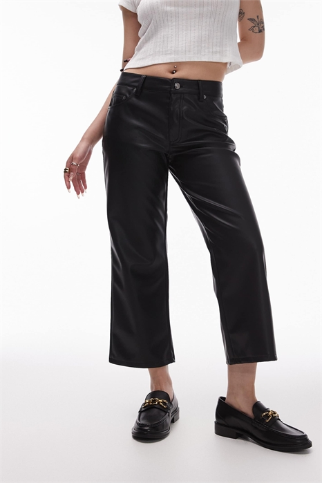 Брюки из искусственной кожи с прямыми брючинами и длиной до щиколотки, черного цвета артикул 134787680