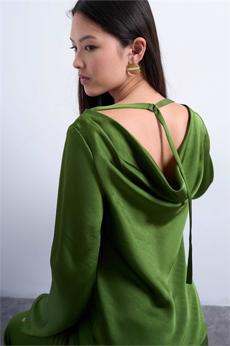 Топ с длинными рукавами и капюшоном артикул 148193248