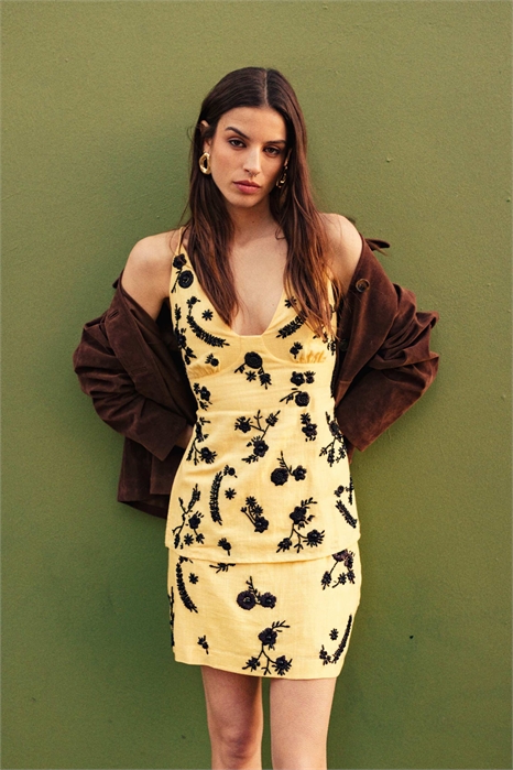 Льняная майка с аппликацией артикул 140658869