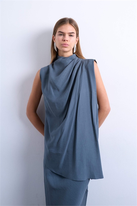 Туника с асимметричным подолом и драпировкой из ткани «купро» артикул 152354501