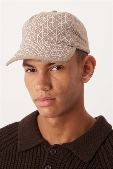 Кепка с принтом в виде эмблемы по всей поверхности артикул 154172702