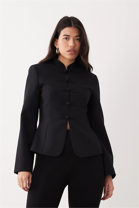 Блейзер с затянутым воротником-мандарином артикул 155641862