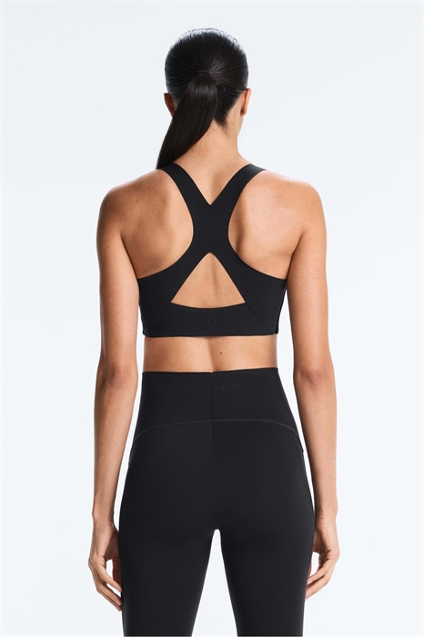 Бюстгальтер средней степени поддержки с чашками артикул 150005205