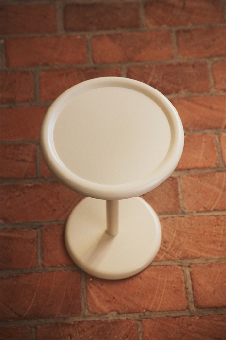 Металлический приставной столик артикул 1315445002