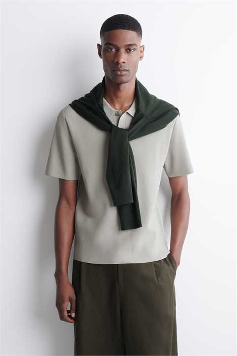 Полуприталенная поло-рубашка из ребристого букле артикул 1326937001