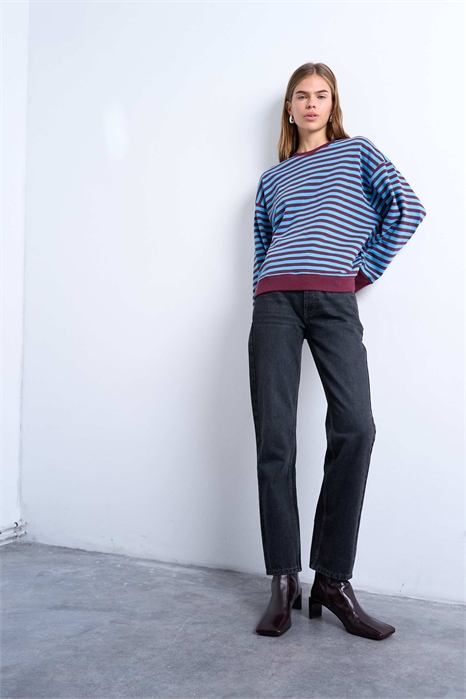 Джинсы прямого кроя со средней посадкой от Runway артикул 144641884