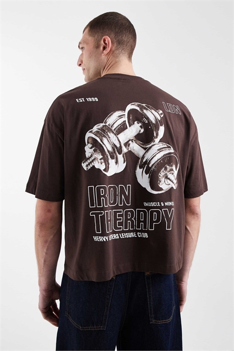 Объёмная футболка свободного кроя с принтом в стиле спортзала артикул 155677319