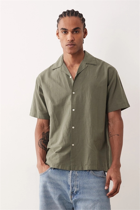 Рубашка с короткими рукавами из смесовой ткани с добавлением льна артикул 153910388
