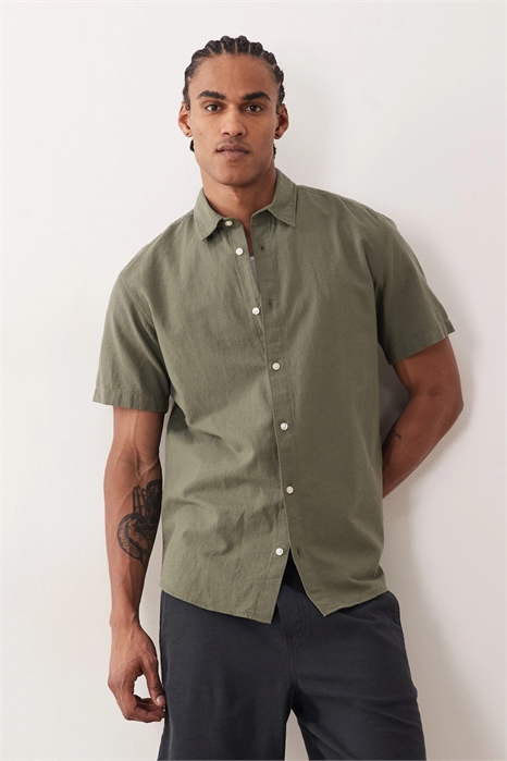 Рубашка с короткими рукавами из смесовой ткани с добавлением льна артикул 153910379