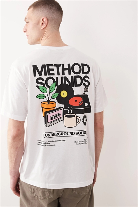 Футболка свободного кроя с виниловой набивкой на спине артикул 155407547