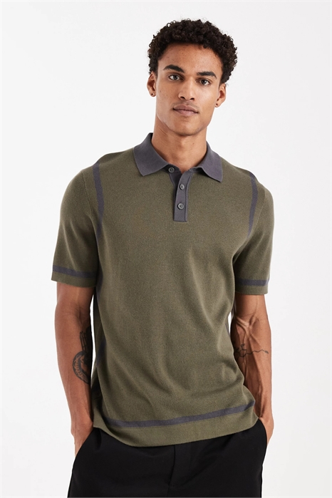 Трикотажное поло с вставками артикул 151526908