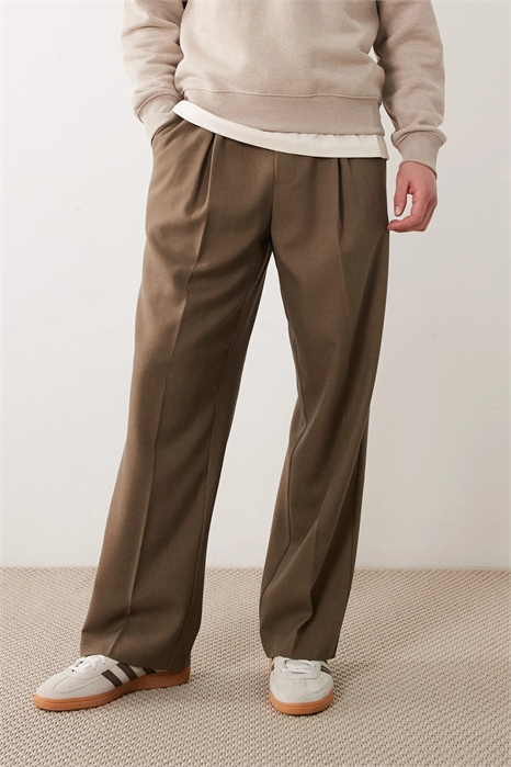 Стильные брюки с широкими брючинами на резинке артикул 152595010