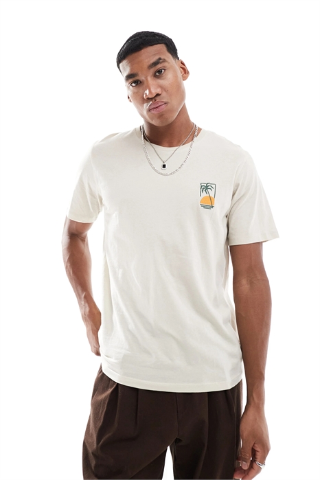 Футболка с вышивкой на ладони артикул 140308441