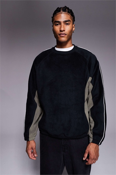 Свободная флисовая толстовка с окантовкой и цветовыми вставками артикул 146925045