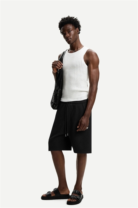 Бермуды с фактурной текстурой артикул 149599805