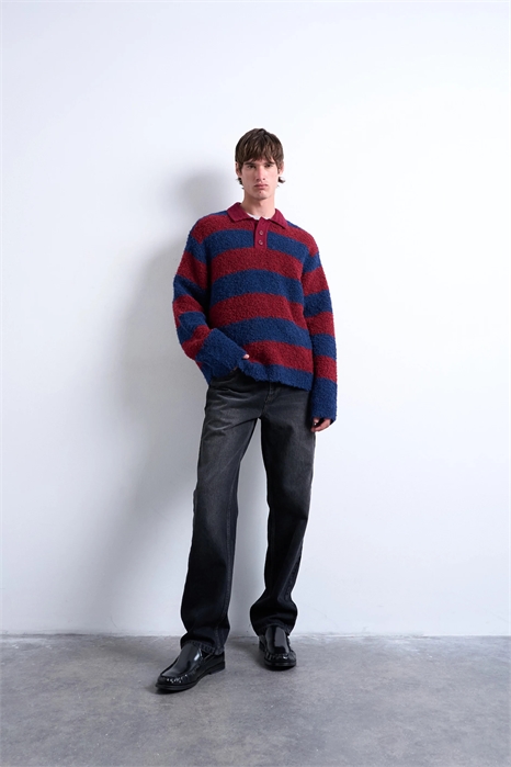 Свитер-поло из трикотажа с полосками свободного кроя артикул 147084293