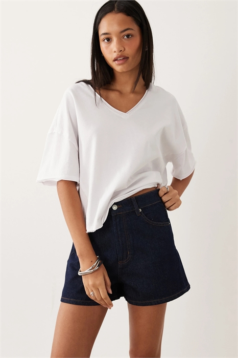 Джинсовые шорты с высокой талией артикул 155232390