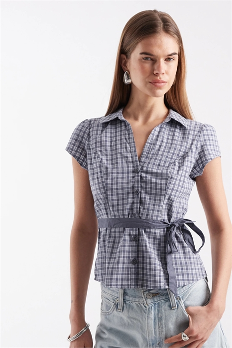 Рубашка с коротким рукавом и бантиком на поясе артикул 155638031