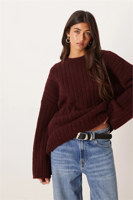 Свитер с круглым вырезом и длинным рукавом артикул 154215238