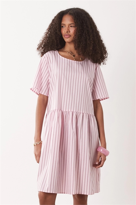 Мини-платье с короткими рукавами артикул 153836913