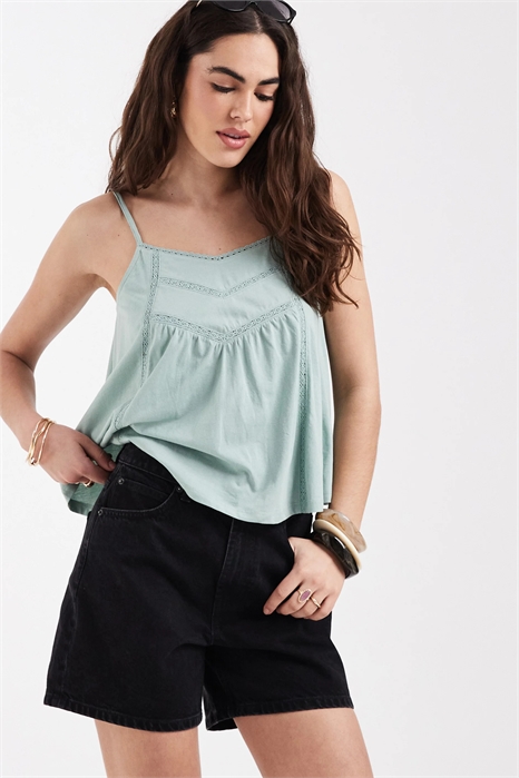 Топ с вырезом на шее артикул 155388065