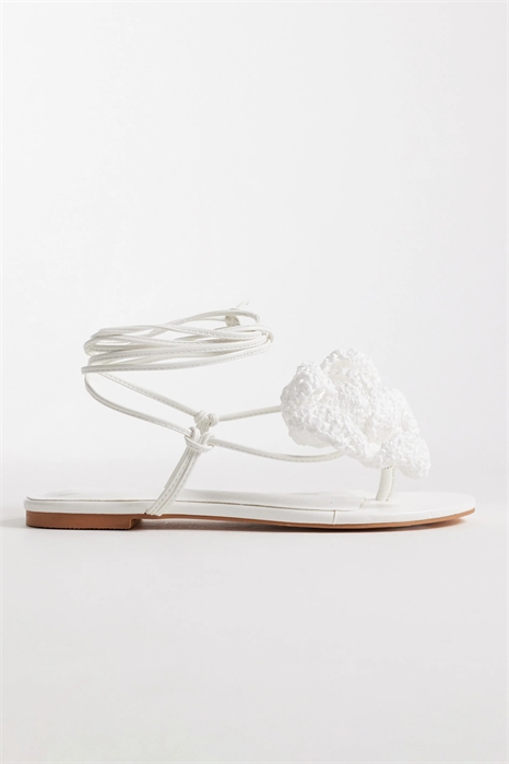 Плоские сандалии Palmer с завязками на щиколотке и вязаным цветком артикул 154630295