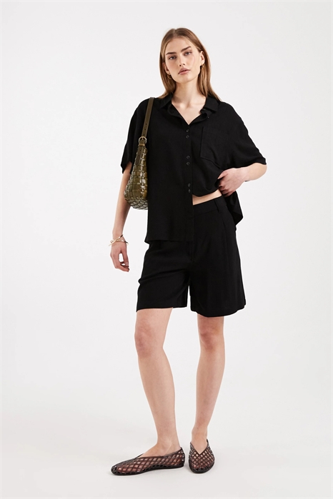 Шорты свободного кроя из льна артикул 153284866