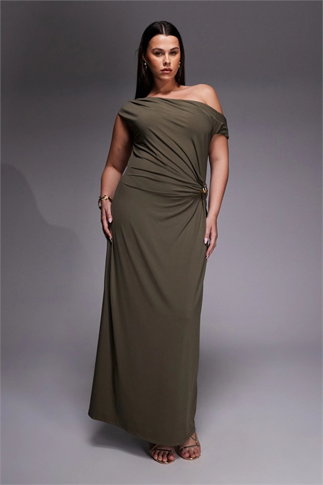 Асимметричное платье средней длины с опущенными плечами артикул 154034822