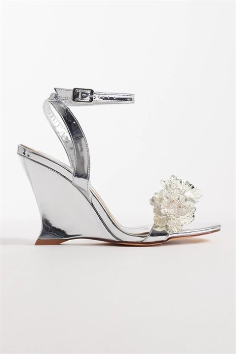 Зимние сандалии на танкетке с цветочным узором артикул 151637301