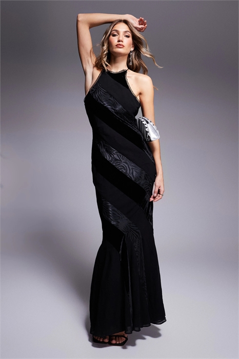 Макси-платье с высоким воротником, вставками из бархата и годетами артикул 137172138