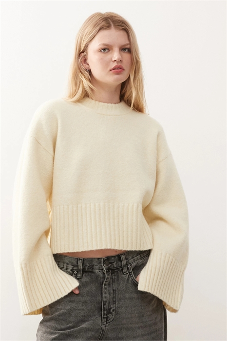 Свитер с круглым вырезом артикул 153807295