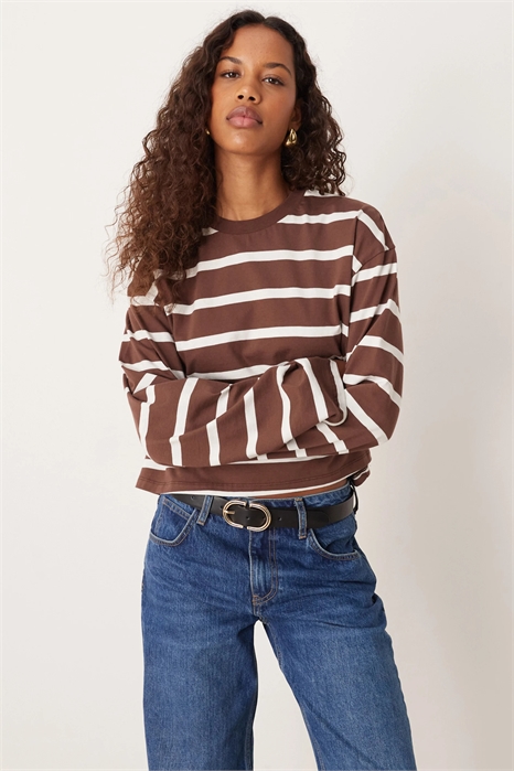 Короткая футболка прямого кроя с длинными рукавами артикул 151023163