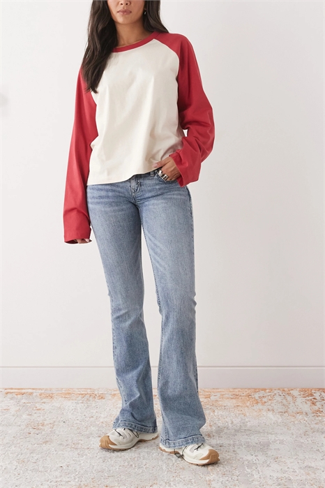 Джинсы с расклешенными брючинами и карманами артикул 151051504