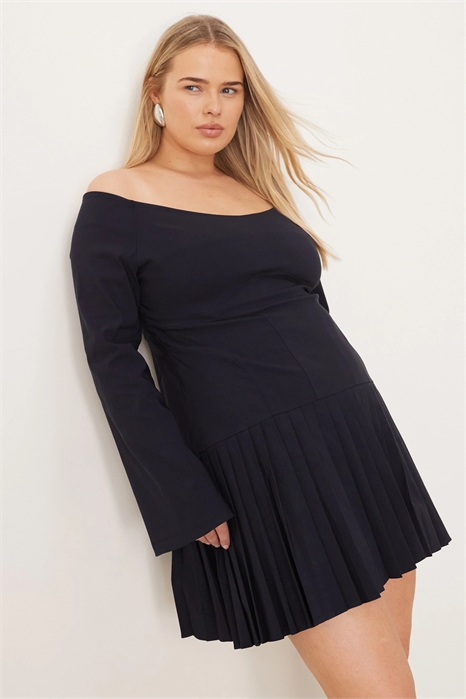 ASOS DESIGN: мини-платье с длинными рукавами и плиссированной юбкой для полных артикул 150036825