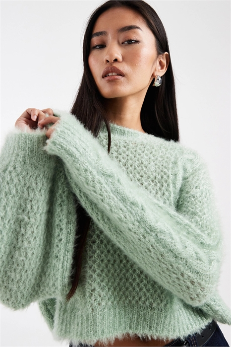 Свитер с крупной косой вязкой артикул 152466313