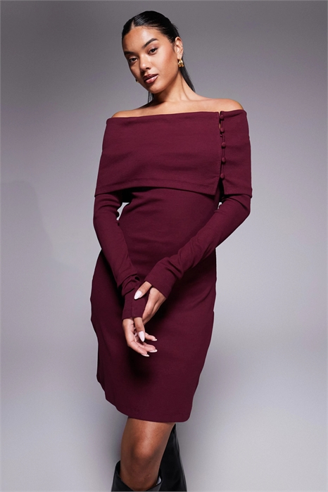 Мини-платье с ребристой отделкой в стиле Бардо и пуговичками артикул 149427587