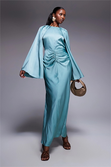 Атласное макси-платье с длинными рукавами и юбкой с центральной сборкой артикул 148892479