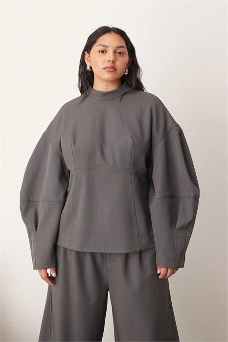 Топ с вырезанными линиями по фигуре и рукавами овальной формы co-ord артикул 148846652