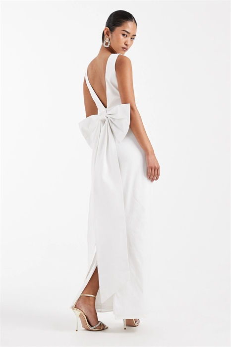 Свадебное макси-платье из бенгалина с бантом на спине артикул 153113228