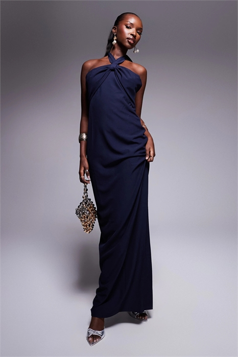 Макси-платье с завязками на шее и бантиком артикул 139990066