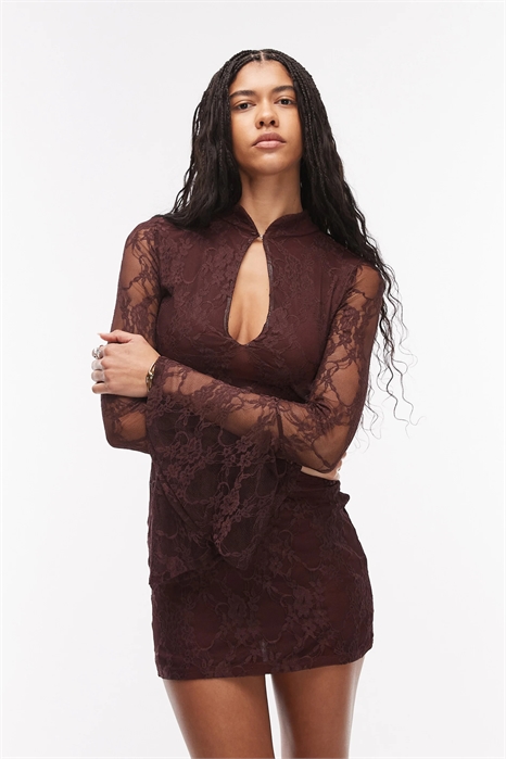 Платье с кружевными рукавами-трубочками и воротником-мандарином артикул 155426436