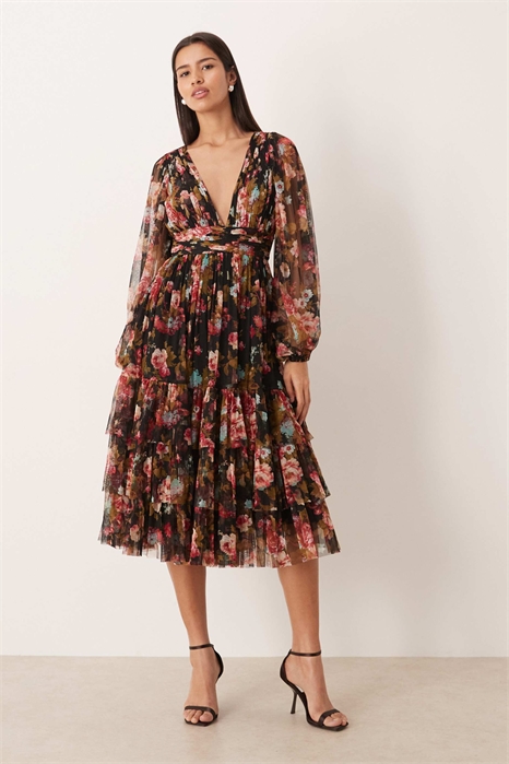 Платье средней длины из тюля с прозрачными рукавами-балонами, глубоким V-образным вырезом и многослойным силуэтом артикул 152319602