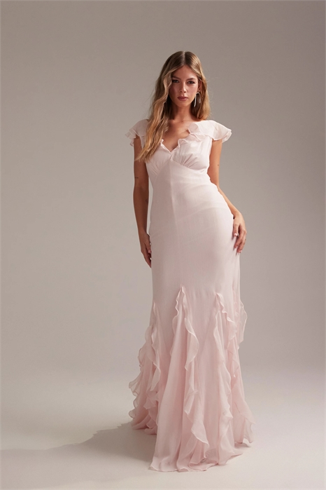 Макси-платье для подружки невесты с рукавами-крылышками, скроенное по косой и с оборками-годе на подоле артикул 138746143