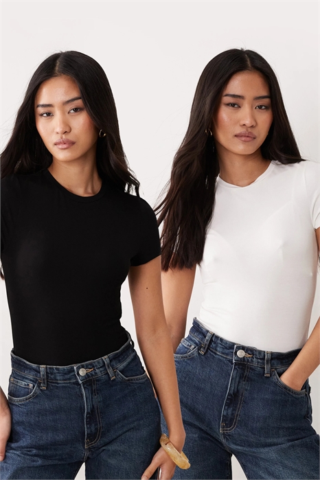 Набор из 2-х предметов: футболка и боди с короткими рукавами артикул 154603774