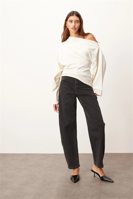 Джинсы Eden с высокой талией и ножками в форме бочонка, с аппликацией Hotfix артикул 149548732