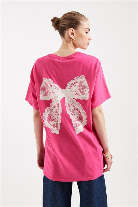 Футболка с принтом в виде бантика артикул 155775370
