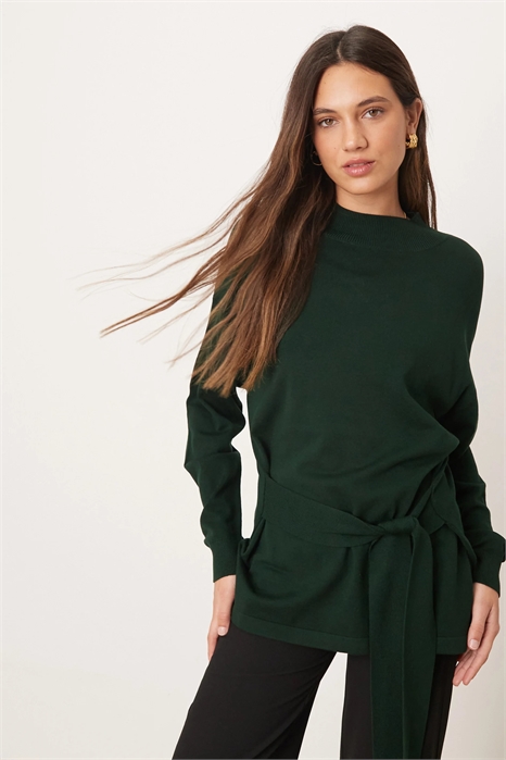 Свитер с высоким воротником и завязками на талии артикул 151861574